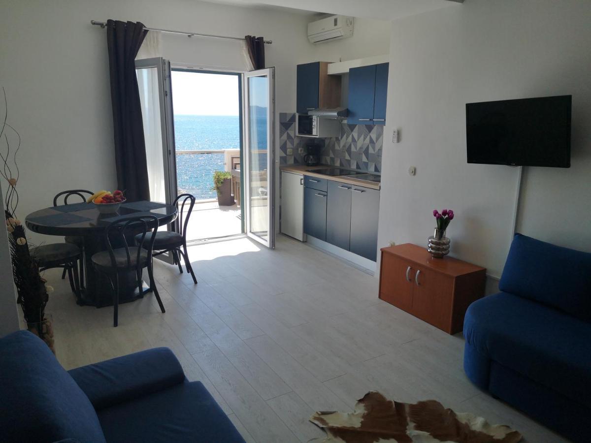 פודגורה Apartmani California מראה חיצוני תמונה