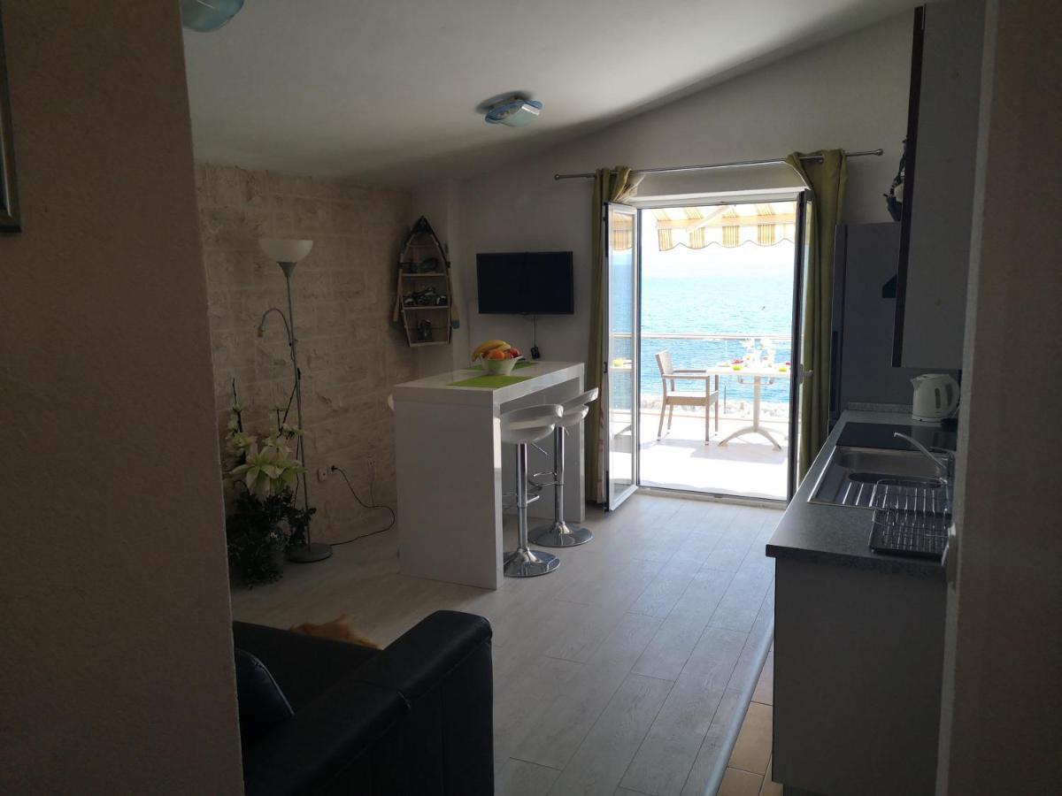 פודגורה Apartmani California מראה חיצוני תמונה