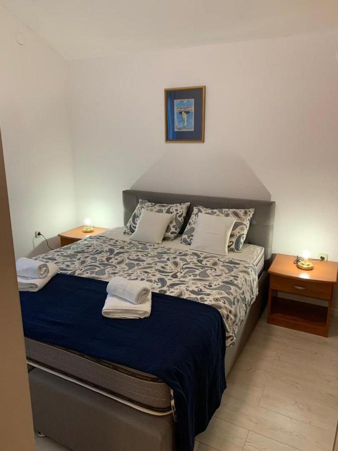 פודגורה Apartmani California מראה חיצוני תמונה