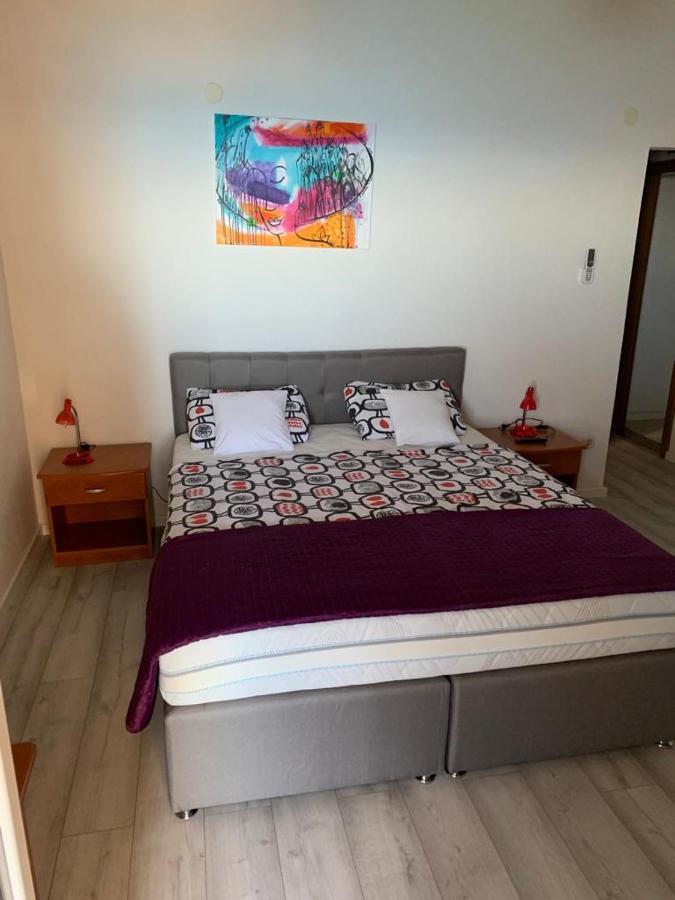 פודגורה Apartmani California מראה חיצוני תמונה